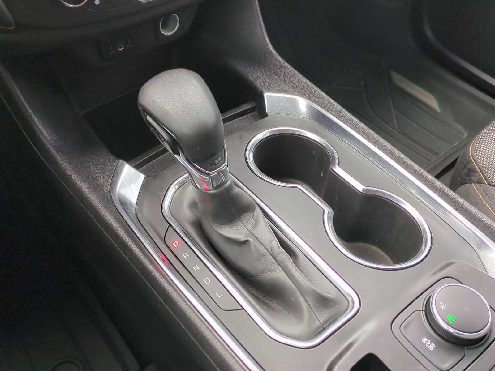 Thumbnail: 2021 Chevrolet Traverse - 16