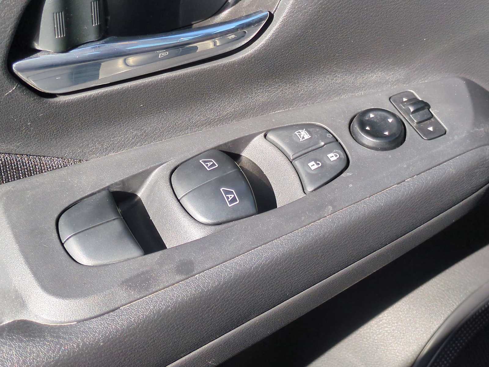 Thumbnail: 2022 Nissan Kicks - 22