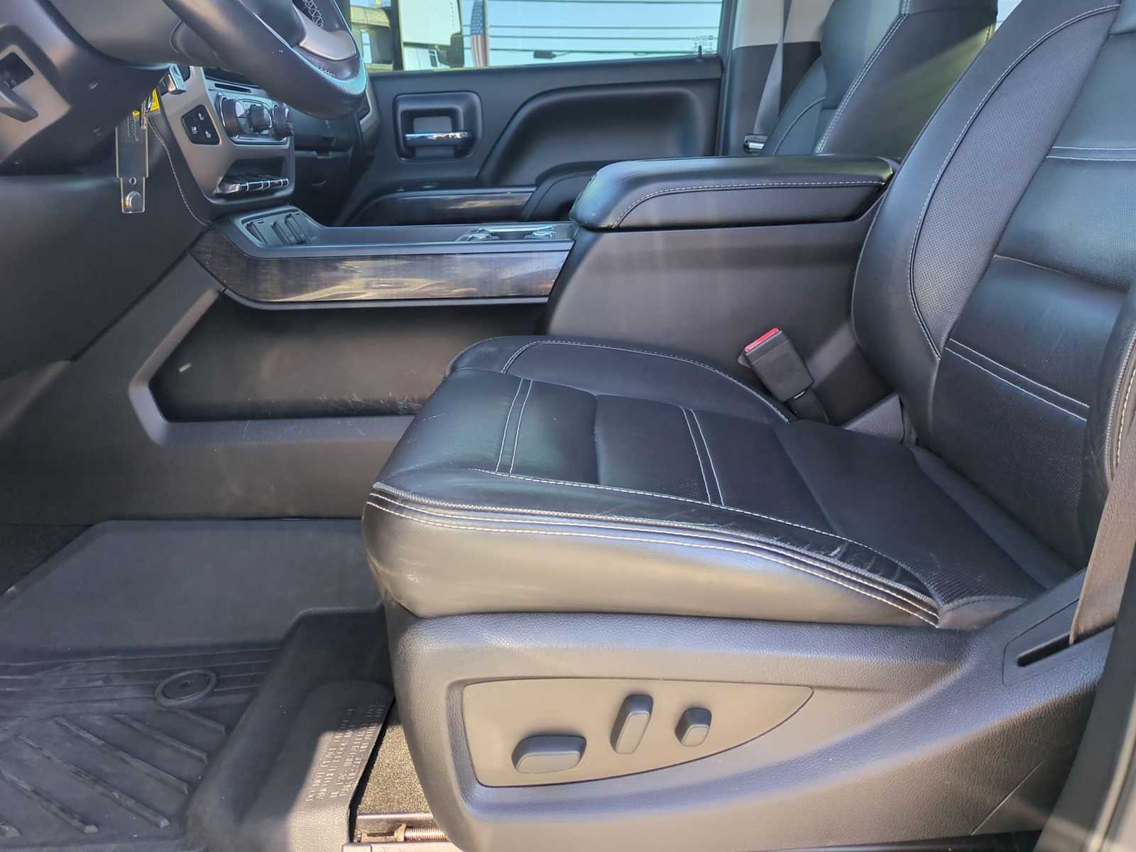 Thumbnail: 2016 GMC Sierra 2500 - 19