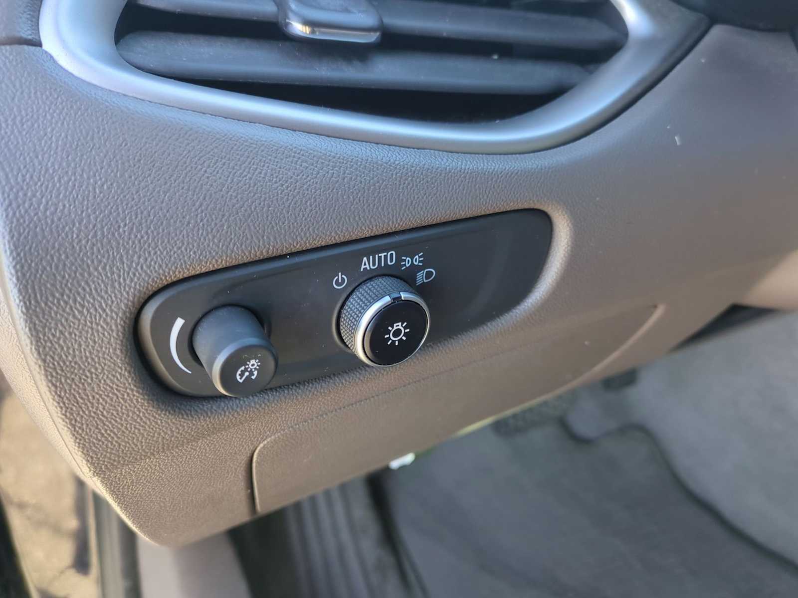 Thumbnail: 2023 Chevrolet Malibu - 34