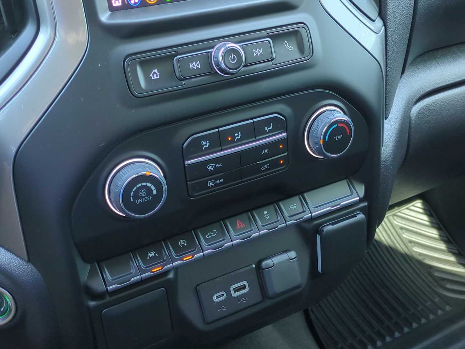 Thumbnail: 2024 Chevrolet Silverado 1500 - 17