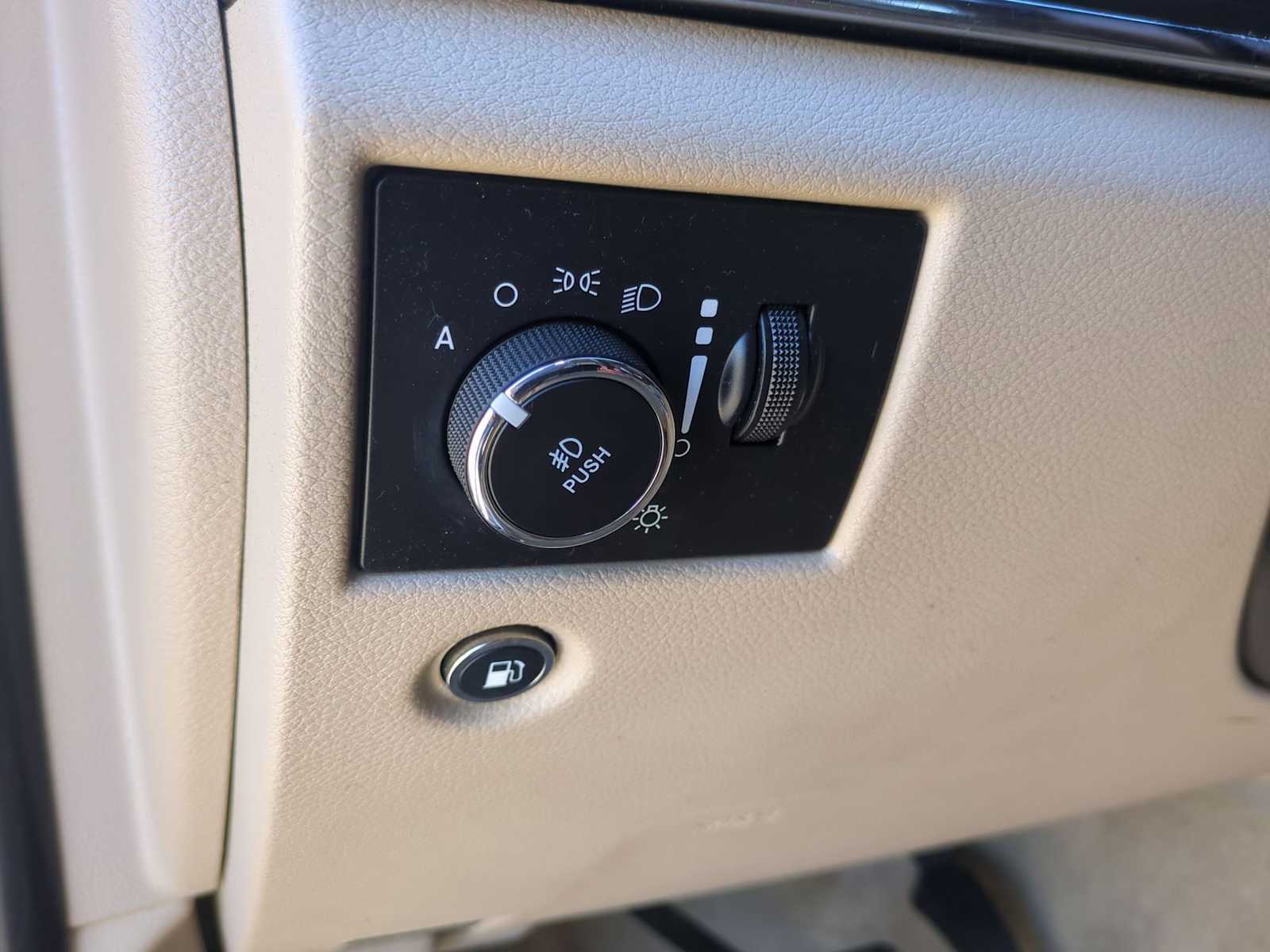 Thumbnail: 2019 Jeep Grand Cherokee - 36