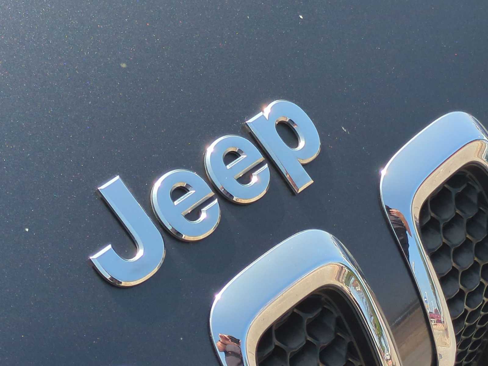 Thumbnail: 2016 Jeep Cherokee - 31