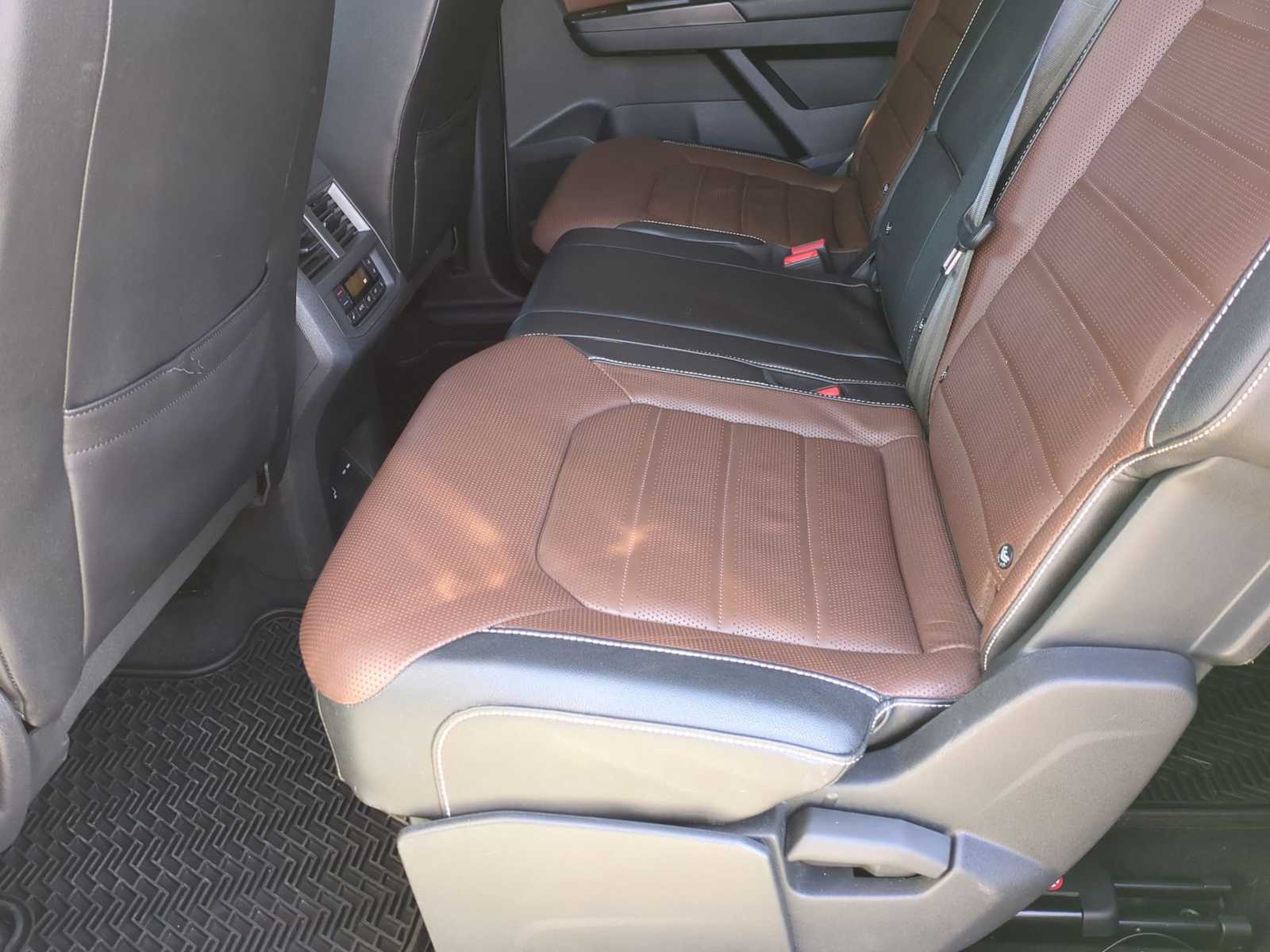 Thumbnail: 2021 Volkswagen Atlas - 26