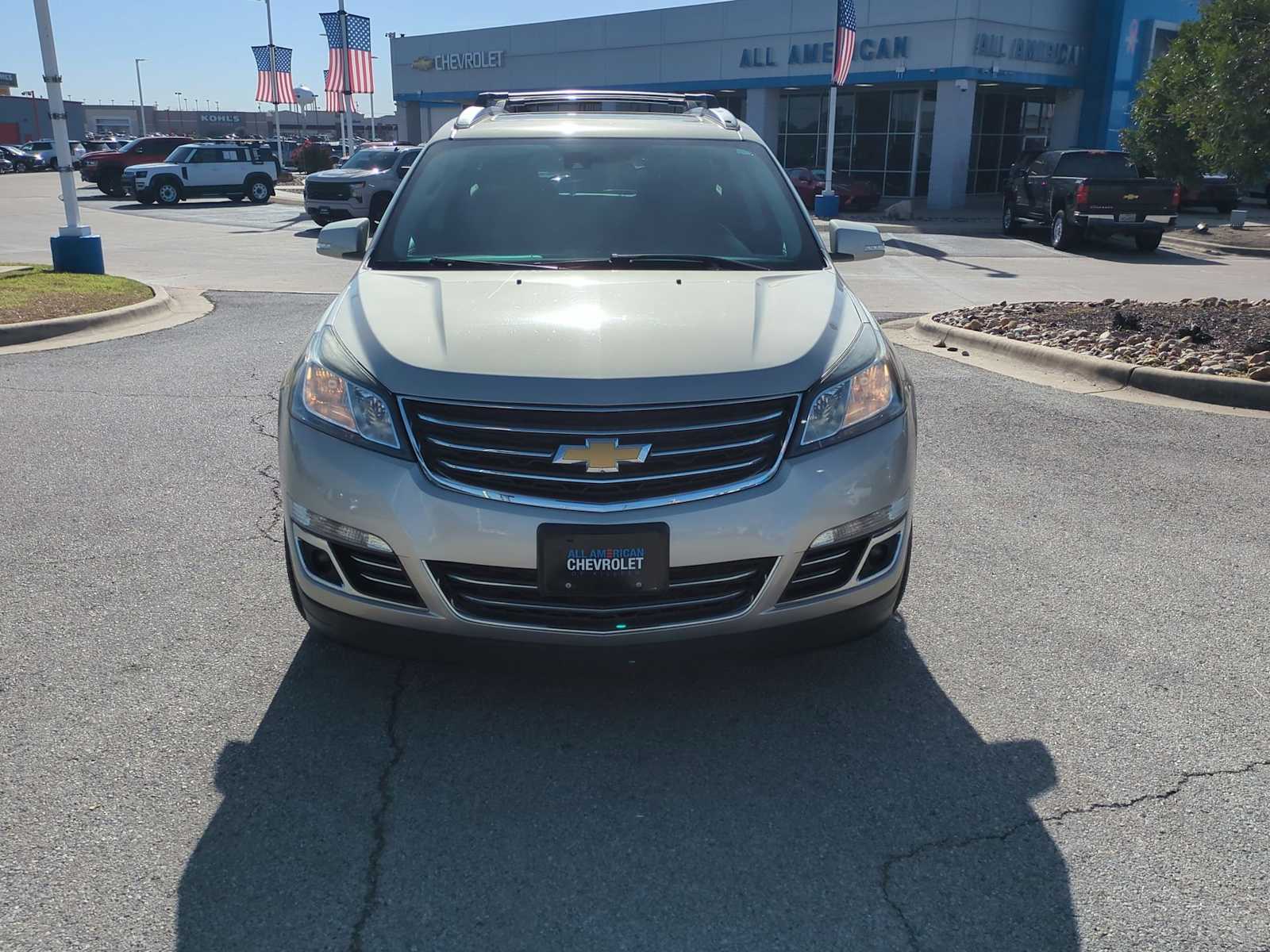 Thumbnail: 2017 Chevrolet Traverse - 3