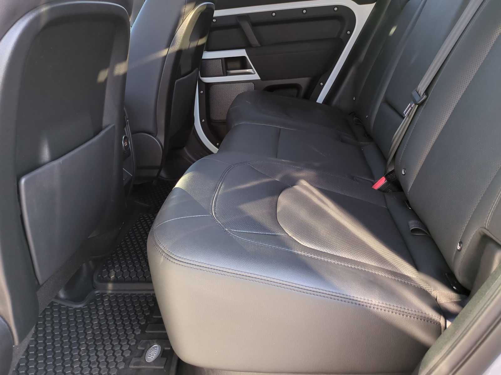 Thumbnail: 2023 Land Rover Defender - 26