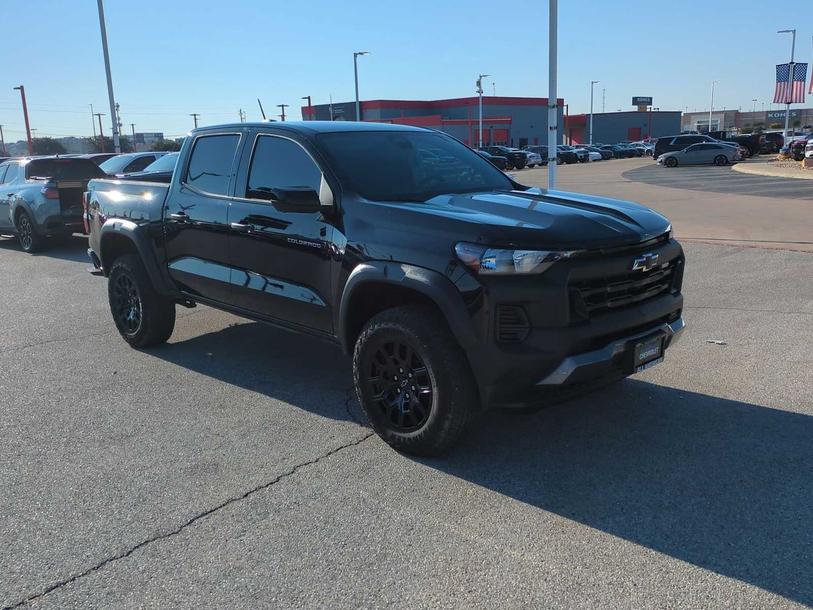 2023 Chevrolet Colorado Trail Boss photo 2