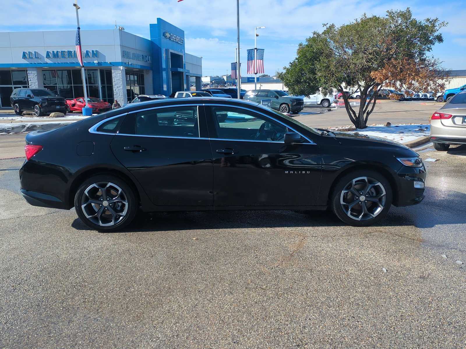 Thumbnail: 2023 Chevrolet Malibu - 9