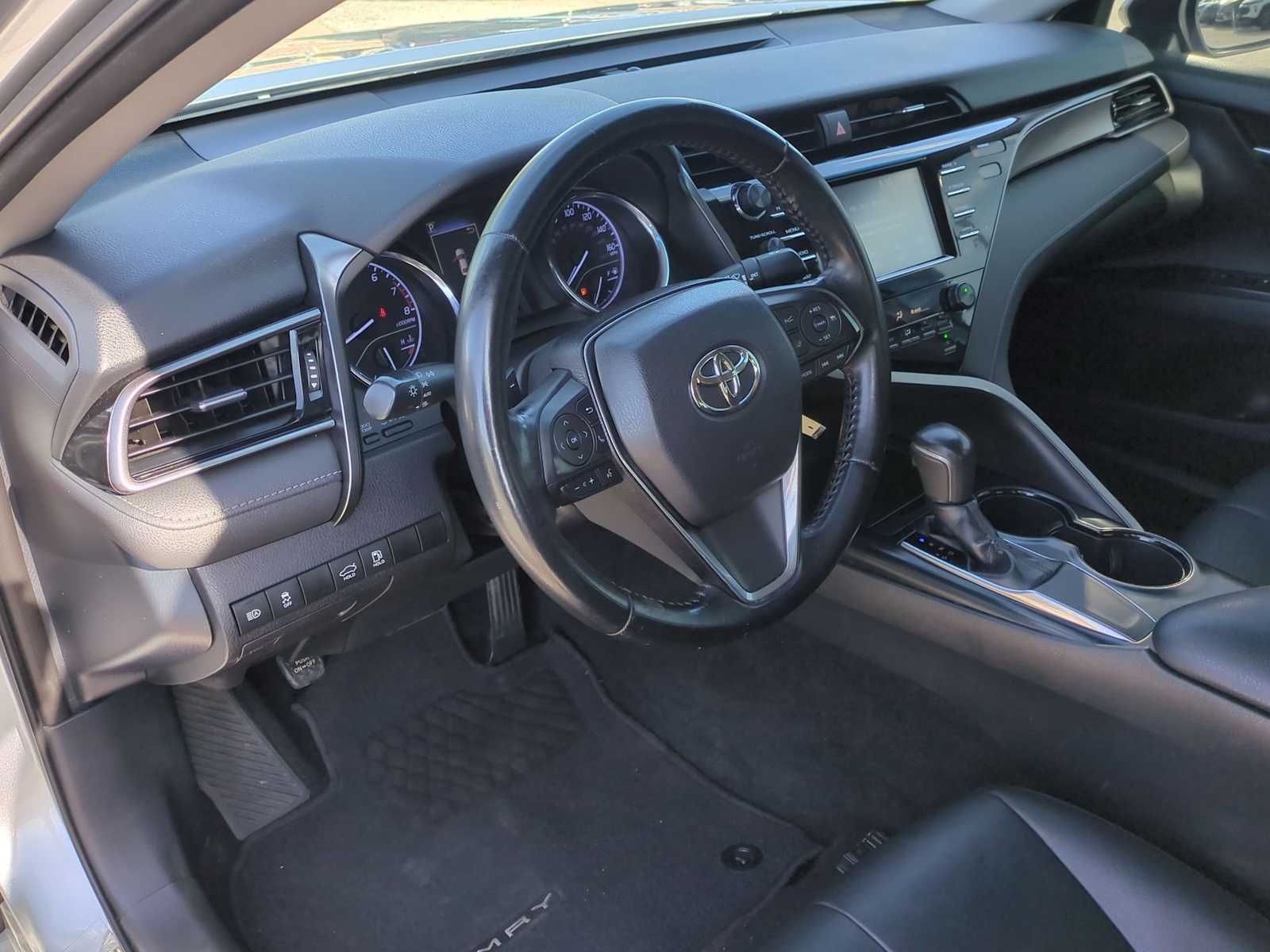 Thumbnail: 2019 Toyota Camry - 10