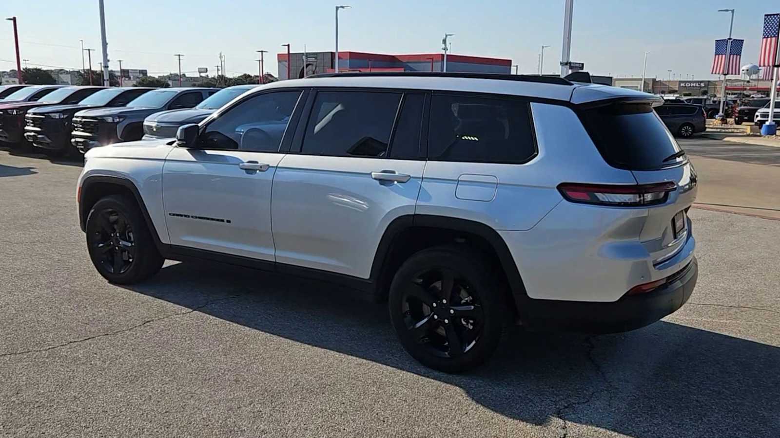 Thumbnail: 2024 Jeep Grand Cherokee L - 6