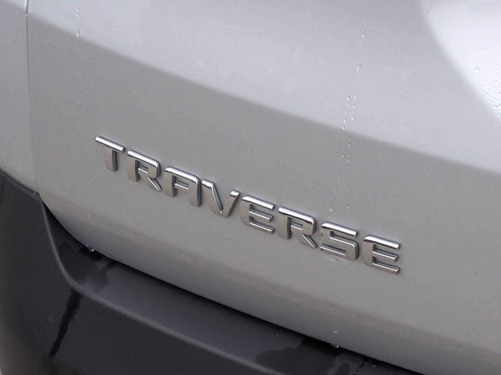 Thumbnail: 2021 Chevrolet Traverse - 32