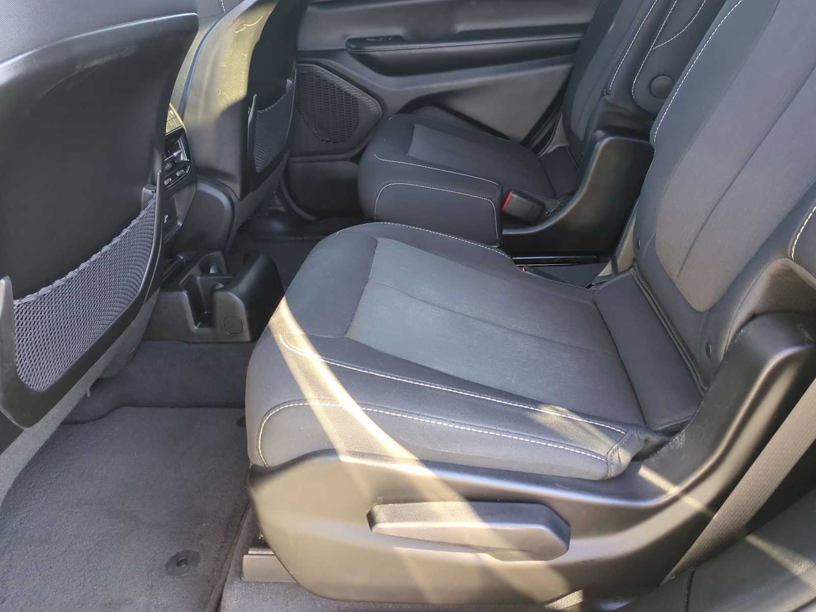 Thumbnail: 2023 Jeep Grand Cherokee L - 24