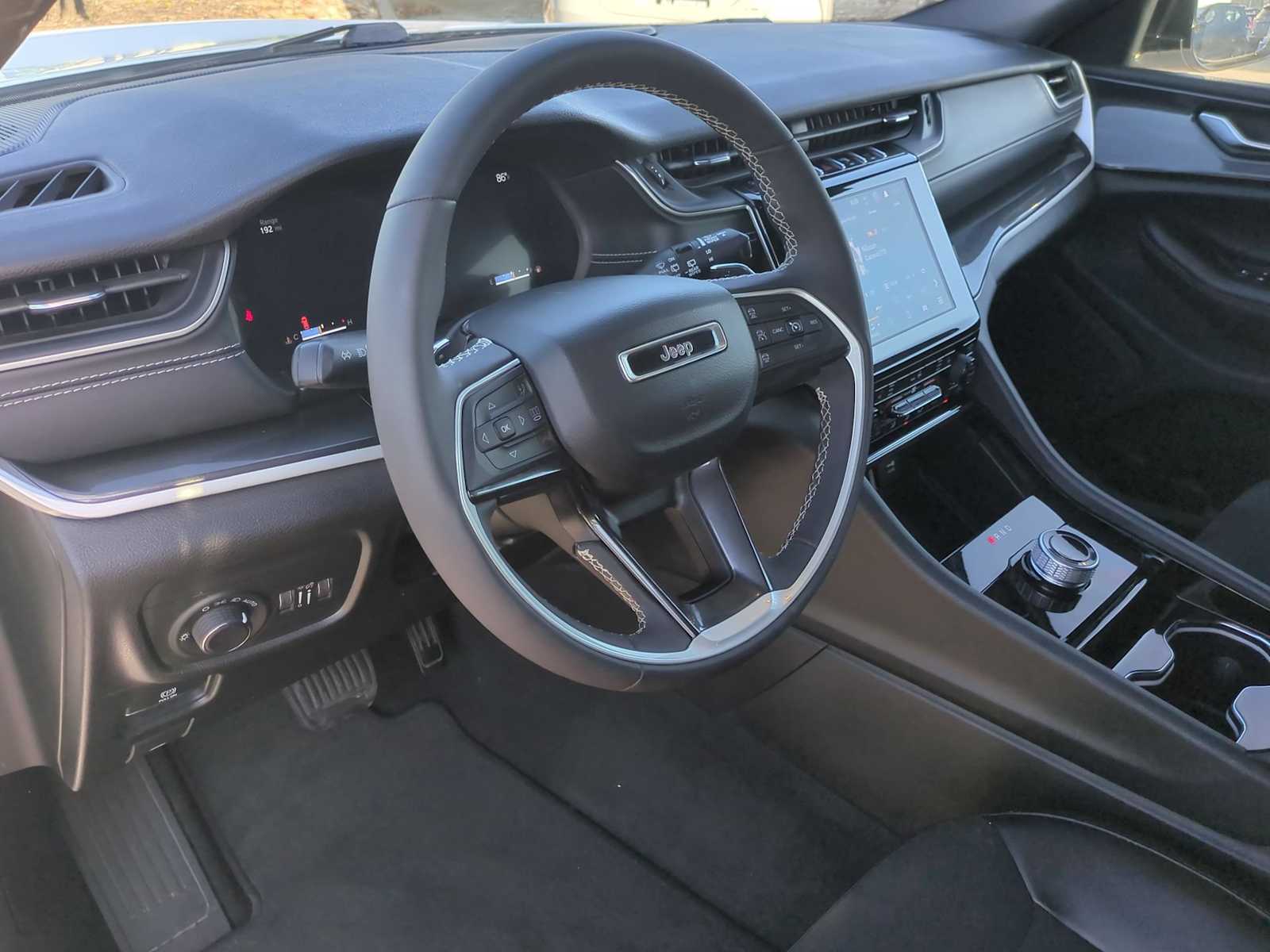 Thumbnail: 2023 Jeep Grand Cherokee L - 10