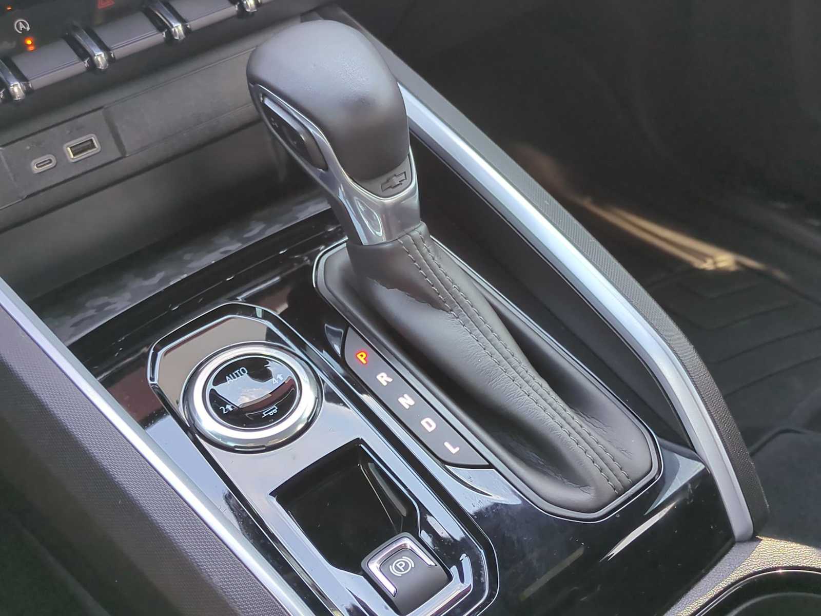 Thumbnail: 2024 Chevrolet Colorado - 16