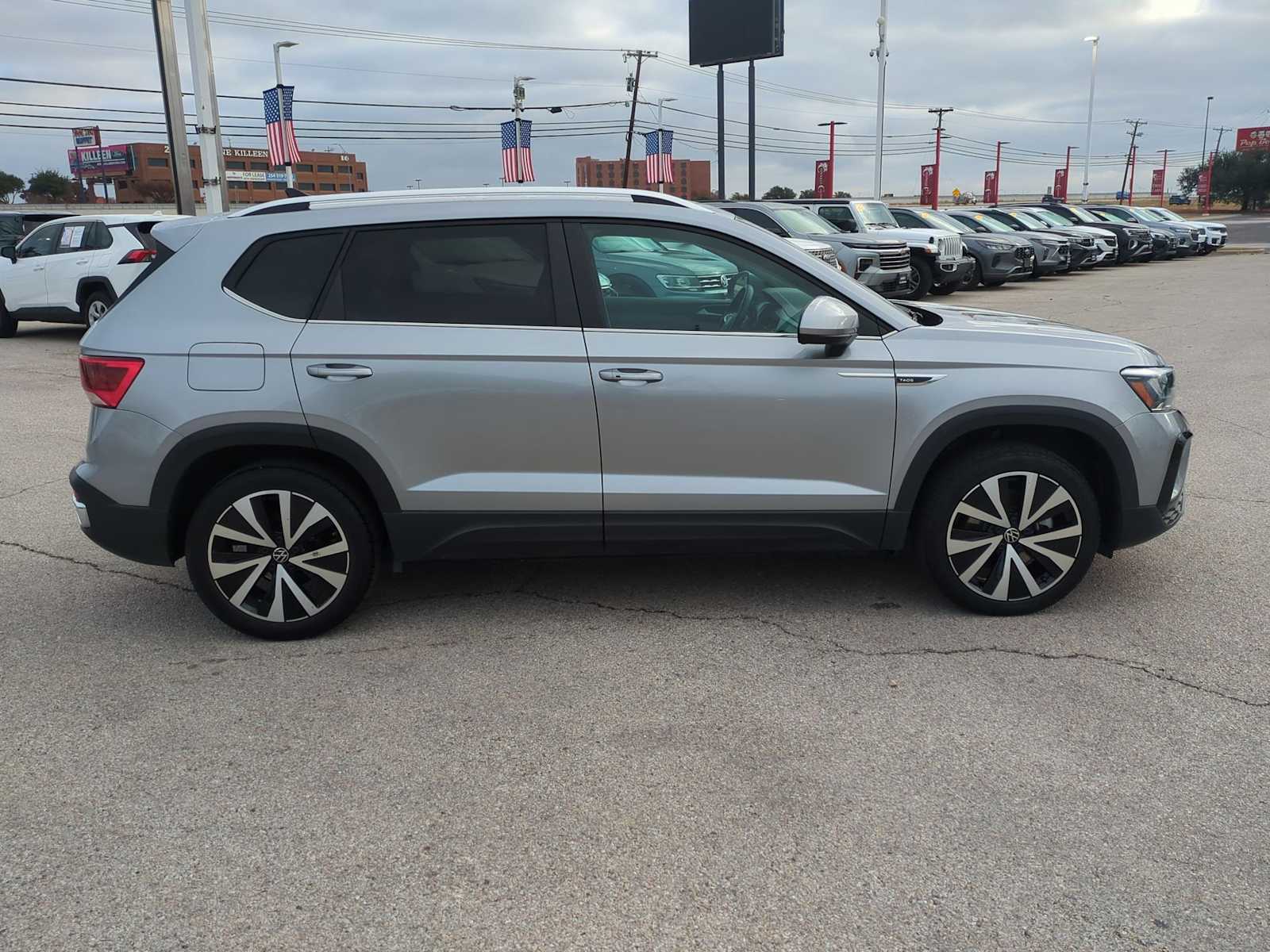 Thumbnail: 2024 Volkswagen Taos - 9