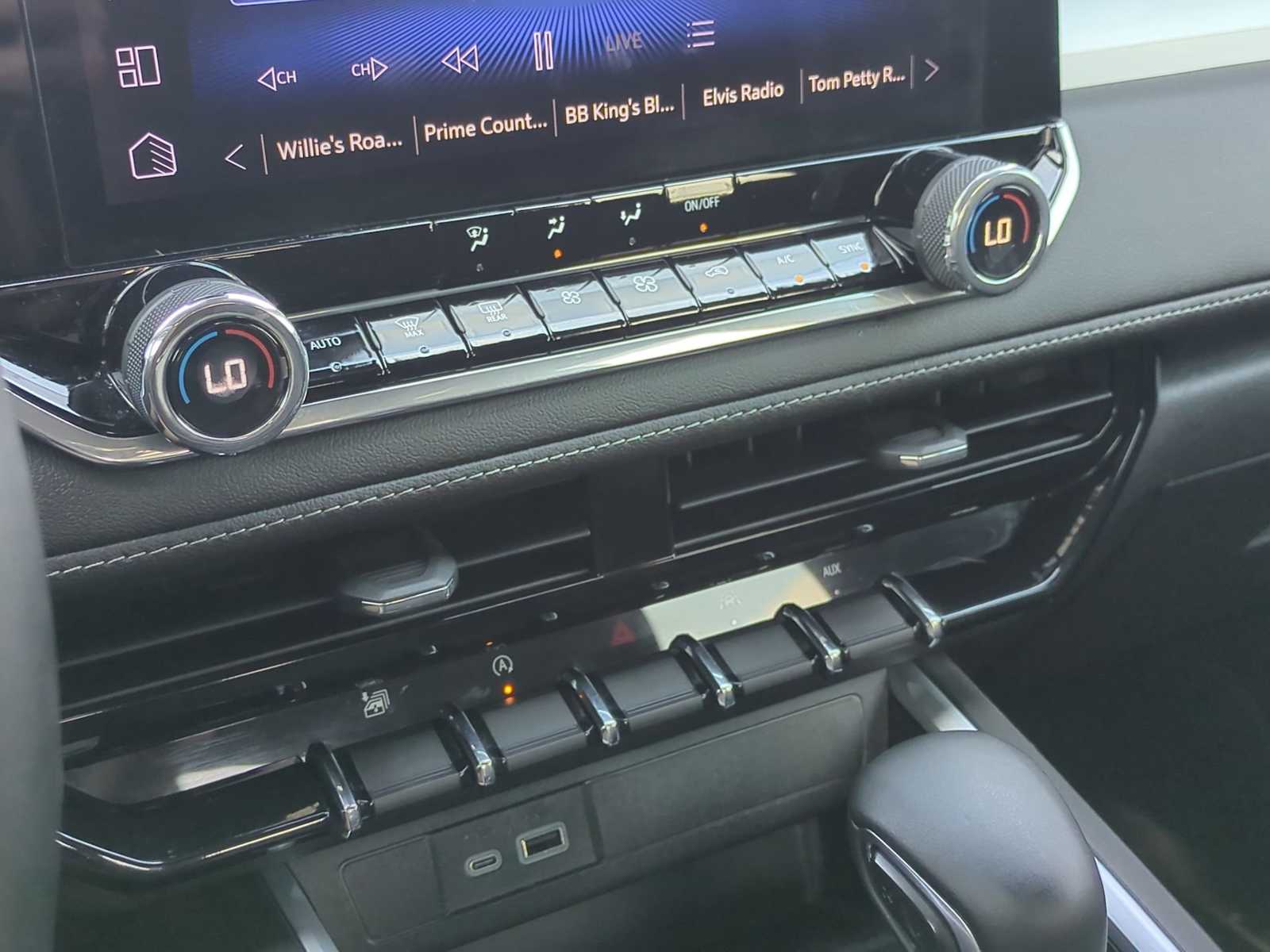 Thumbnail: 2024 Chevrolet Colorado - 18