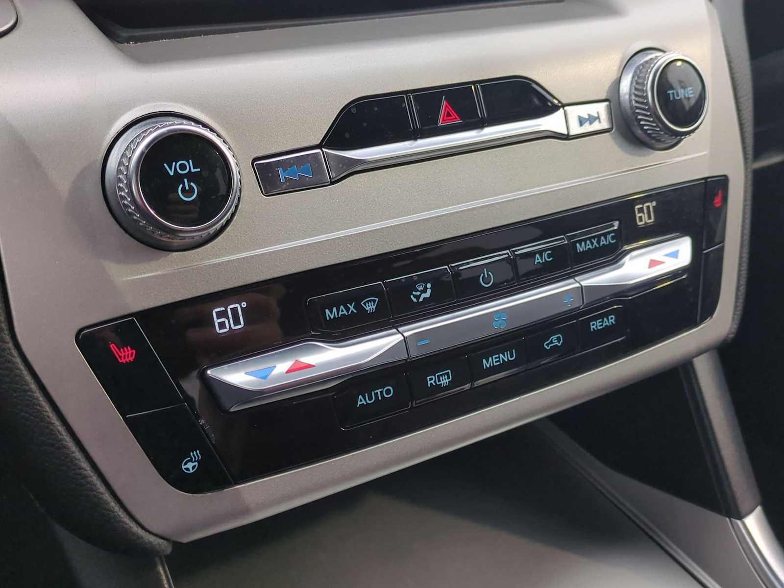 Thumbnail: 2021 Ford Explorer - 17