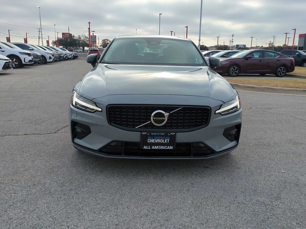 Used 2024 Volvo S60 Core Dark Theme