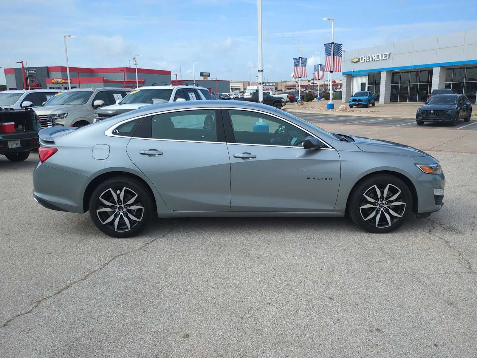 Thumbnail: 2025 Chevrolet Malibu - 9