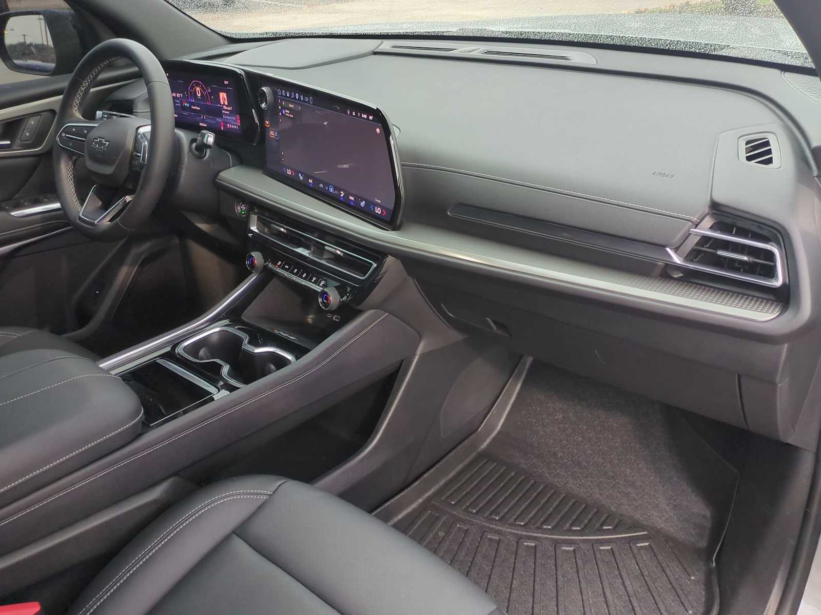 Thumbnail: 2024 Chevrolet Traverse - 29