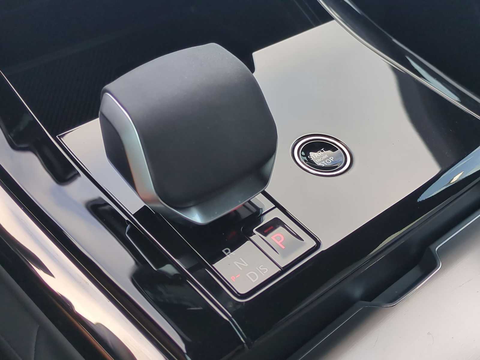 Thumbnail: 2025 Land Rover Range Rover Sport - 15