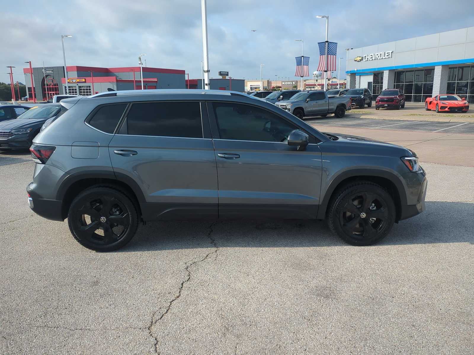 Thumbnail: 2025 Volkswagen Taos - 9