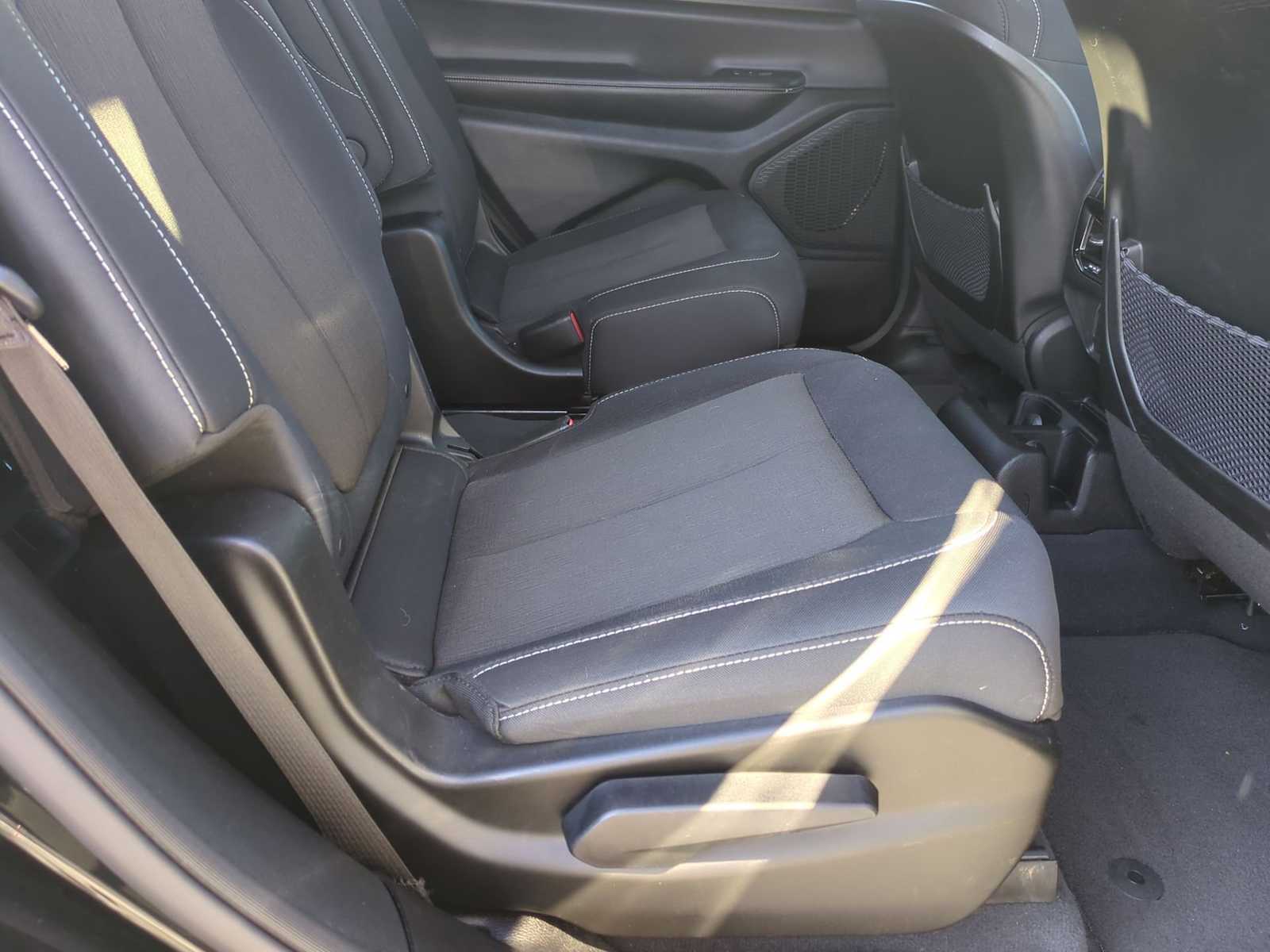 Thumbnail: 2023 Jeep Grand Cherokee L - 26