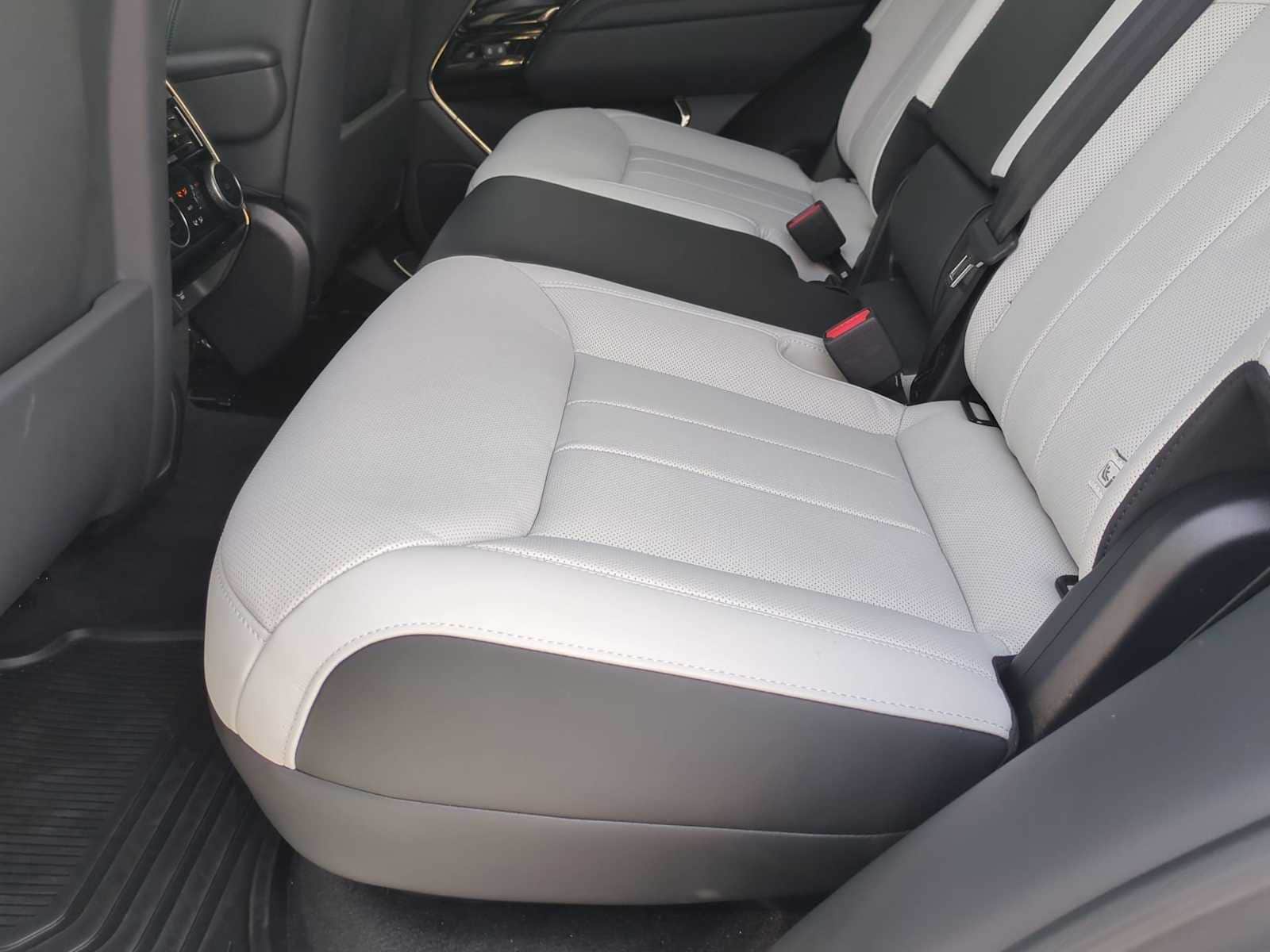 Thumbnail: 2025 Land Rover Range Rover Sport - 25