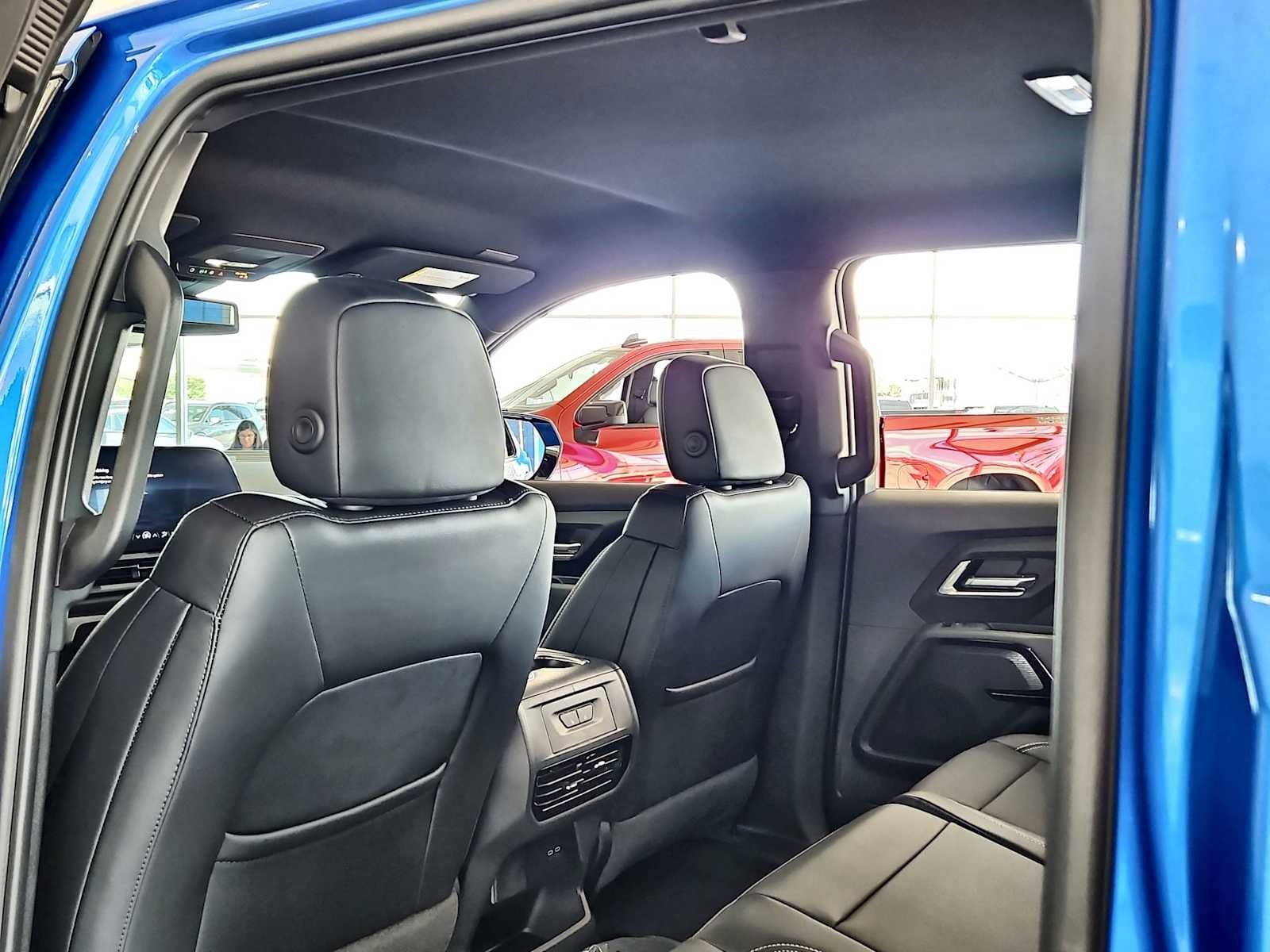 Thumbnail: 2025 Chevrolet Silverado EV - 5