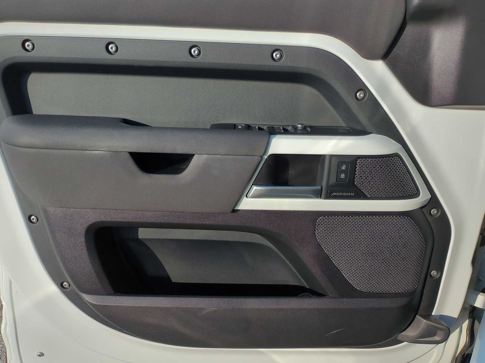 Thumbnail: 2023 Land Rover Defender - 23