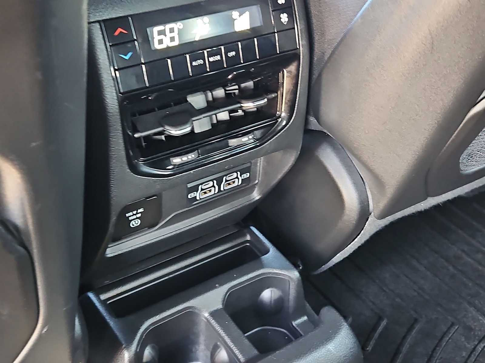 Thumbnail: 2024 Jeep Grand Cherokee L - 20