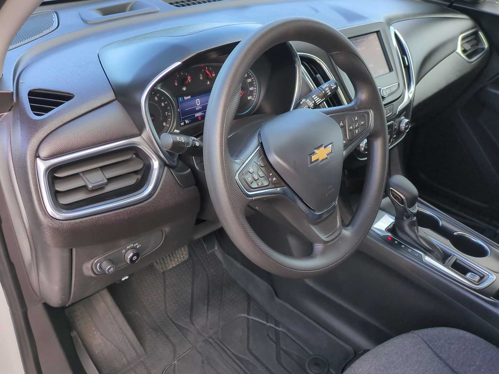 Thumbnail: 2023 Chevrolet Equinox - 10