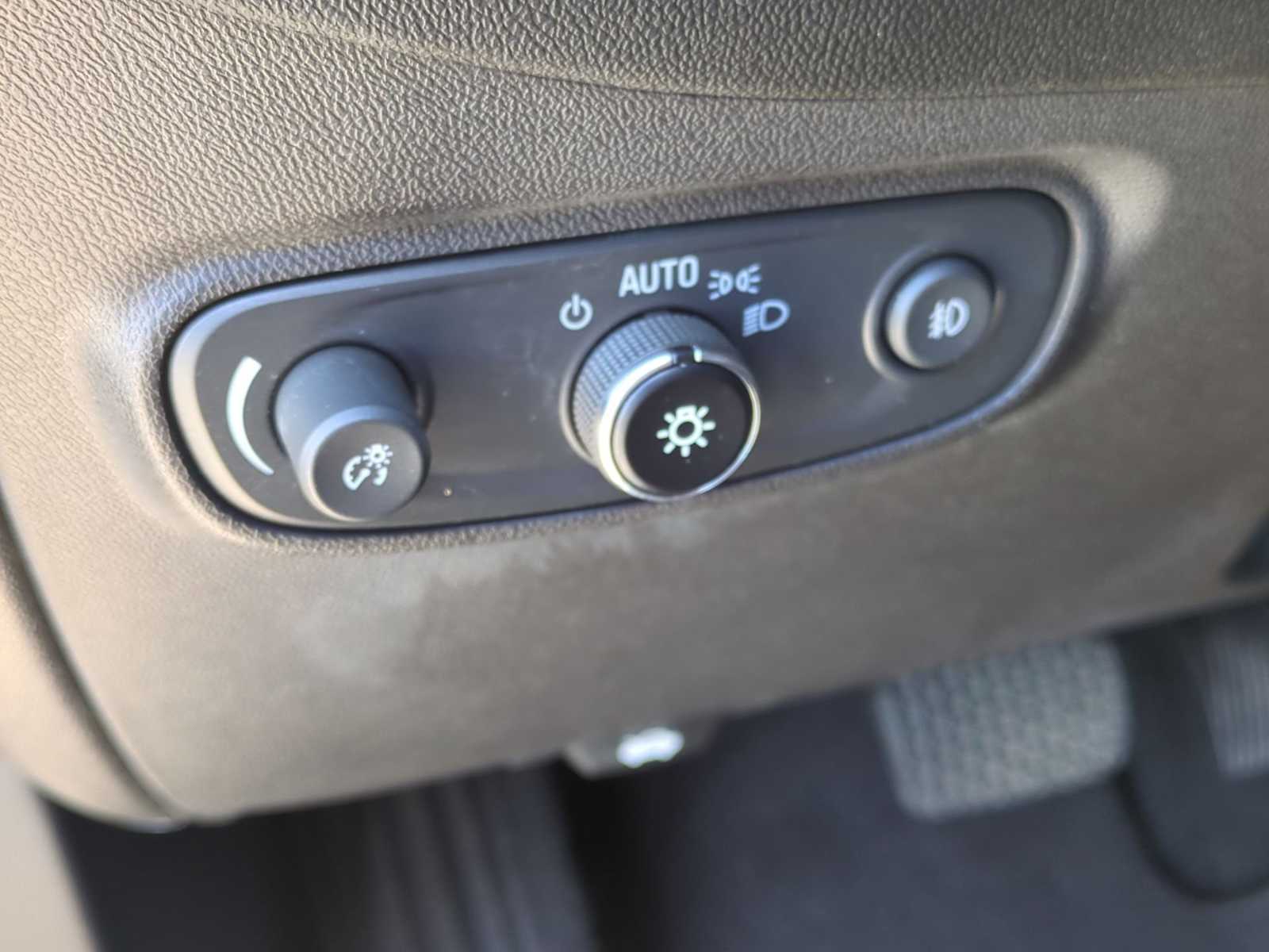 Thumbnail: 2022 Chevrolet Equinox - 36