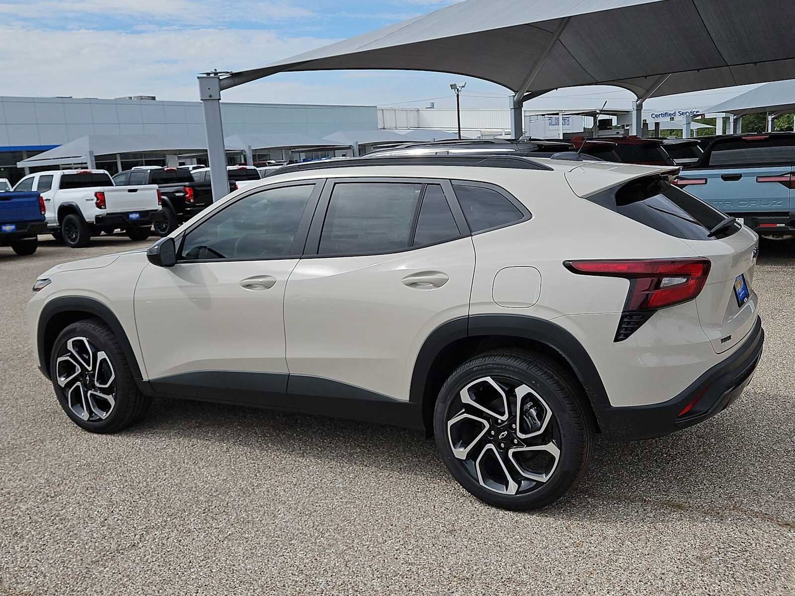 2026 Chevrolet Trax photo 2