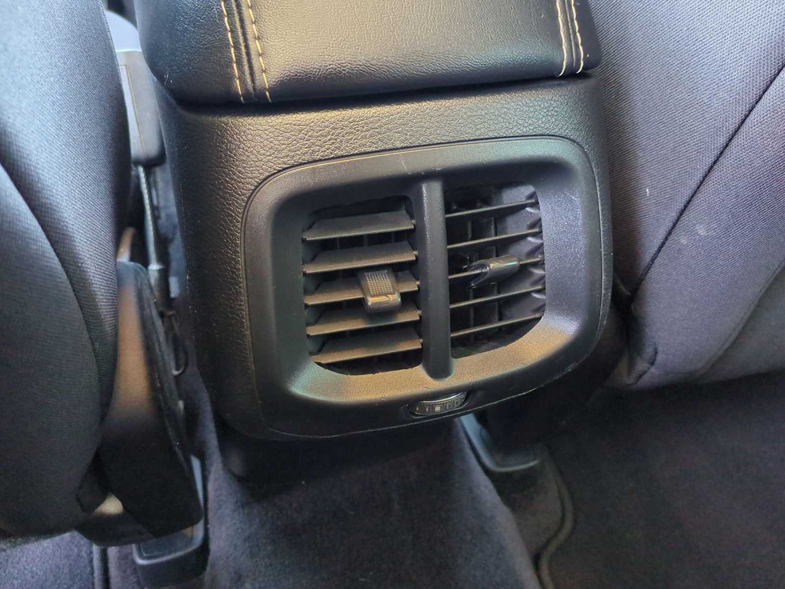 Thumbnail: 2017 Jeep Cherokee - 19