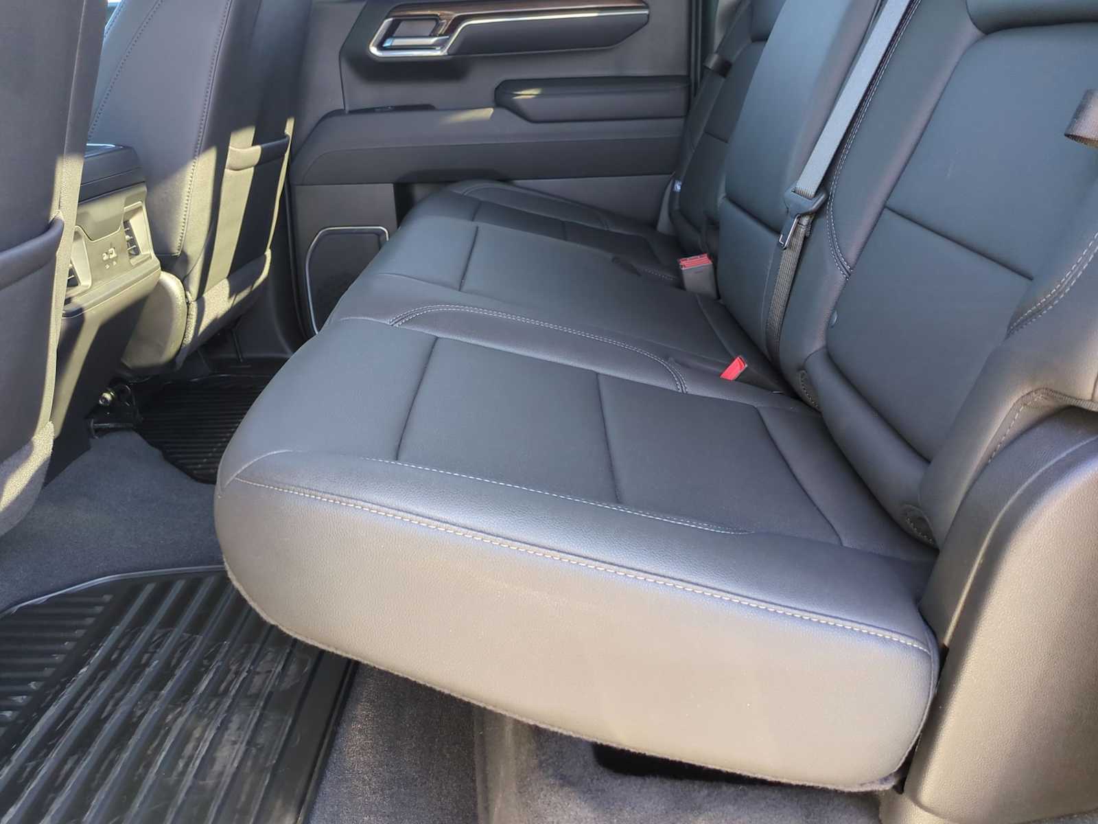 Thumbnail: 2025 Chevrolet Silverado 1500 - 26