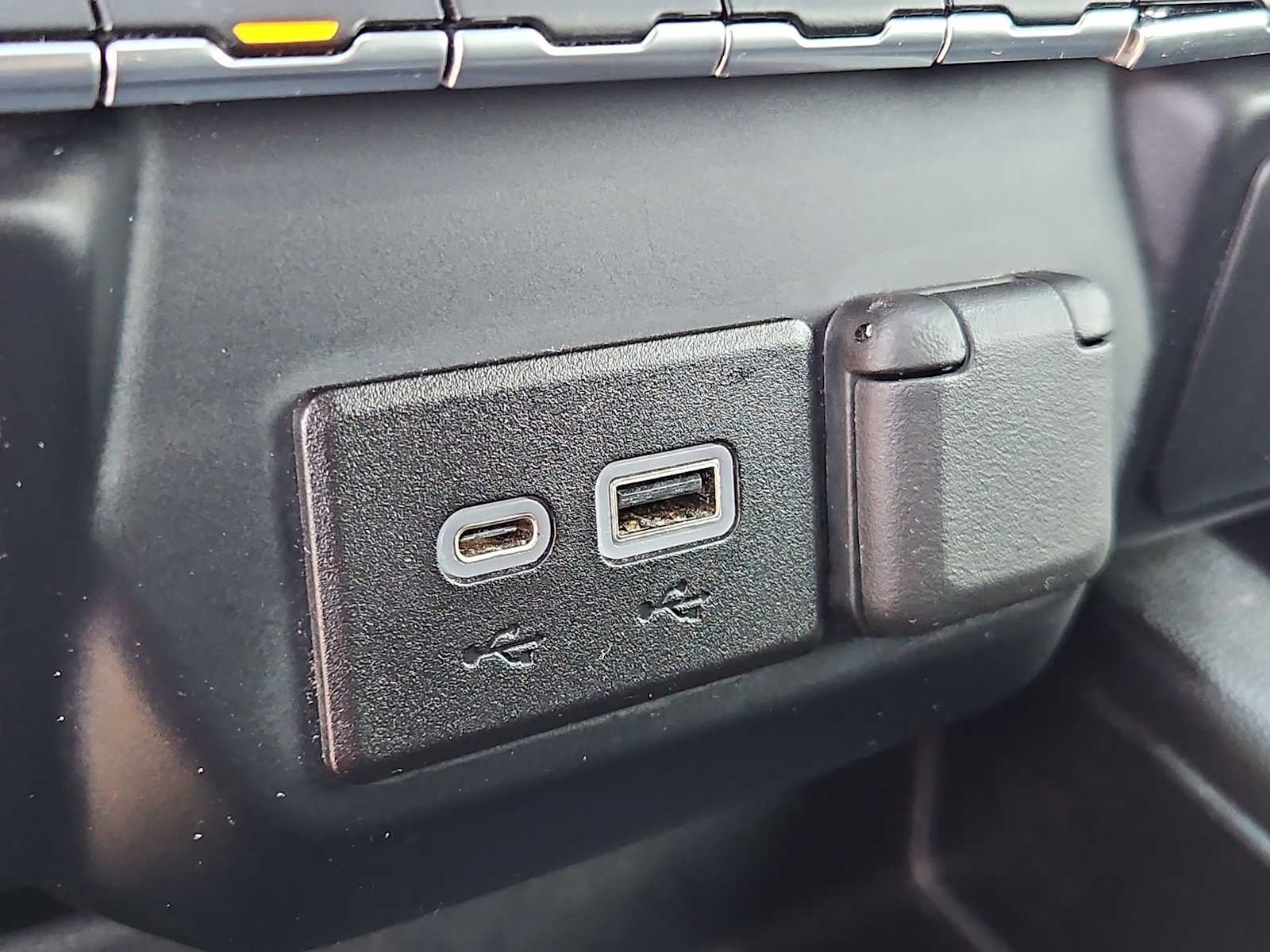 Thumbnail: 2022 Chevrolet Silverado 1500 - 33