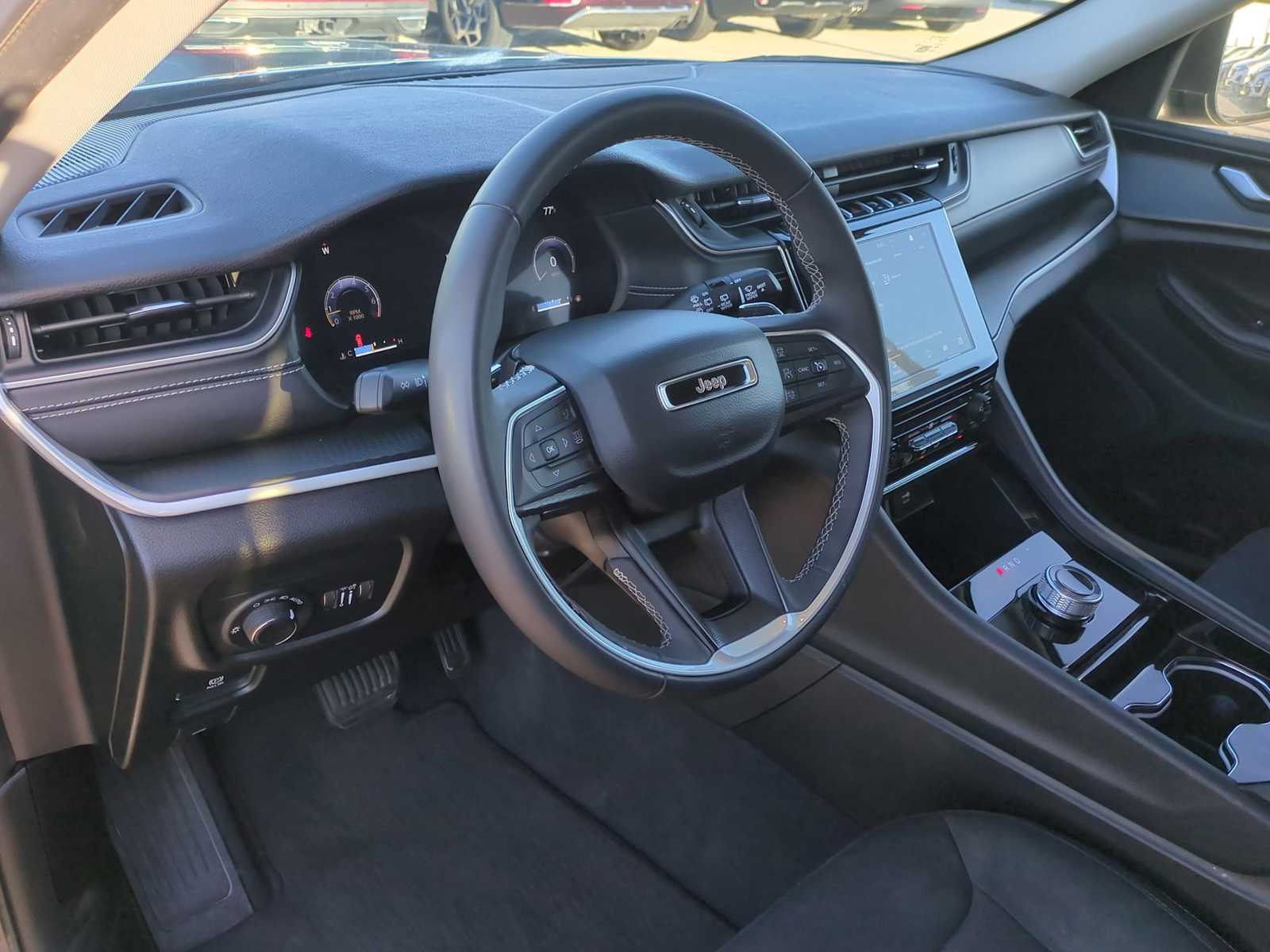 Thumbnail: 2023 Jeep Grand Cherokee L - 10