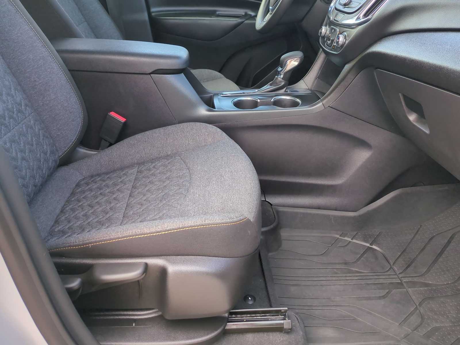 Thumbnail: 2023 Chevrolet Equinox - 28