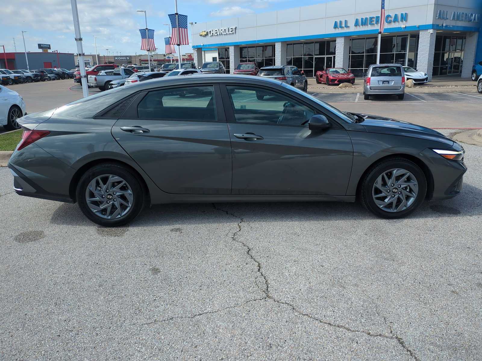 Thumbnail: 2024 Hyundai Elantra - 9