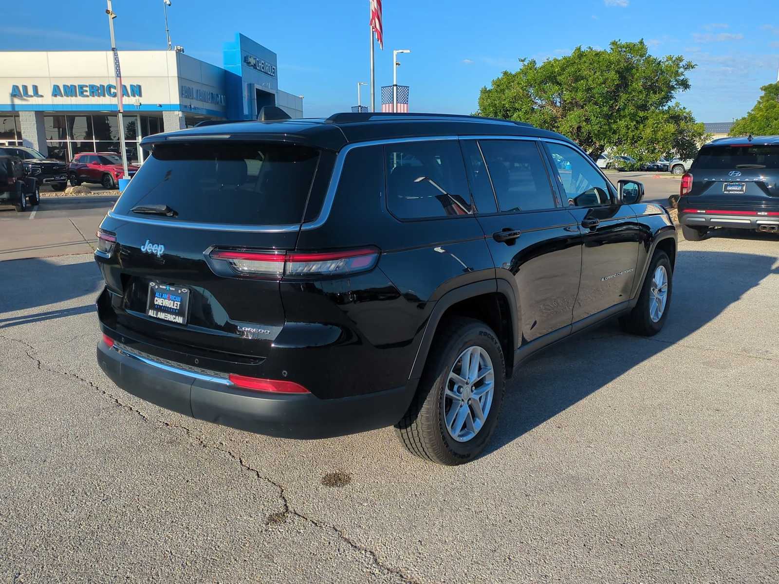 Thumbnail: 2023 Jeep Grand Cherokee L - 8