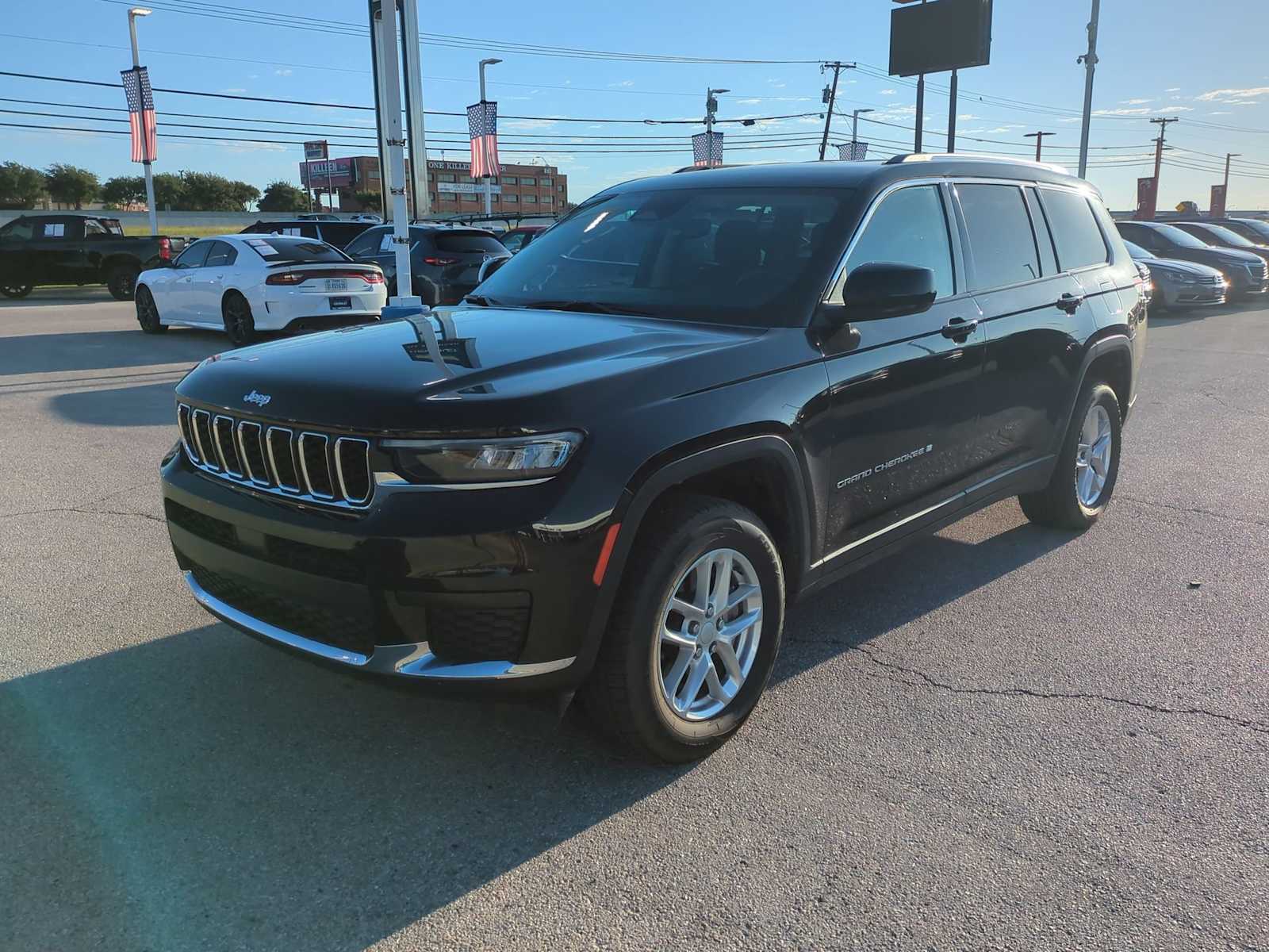 Thumbnail: 2023 Jeep Grand Cherokee L - 4