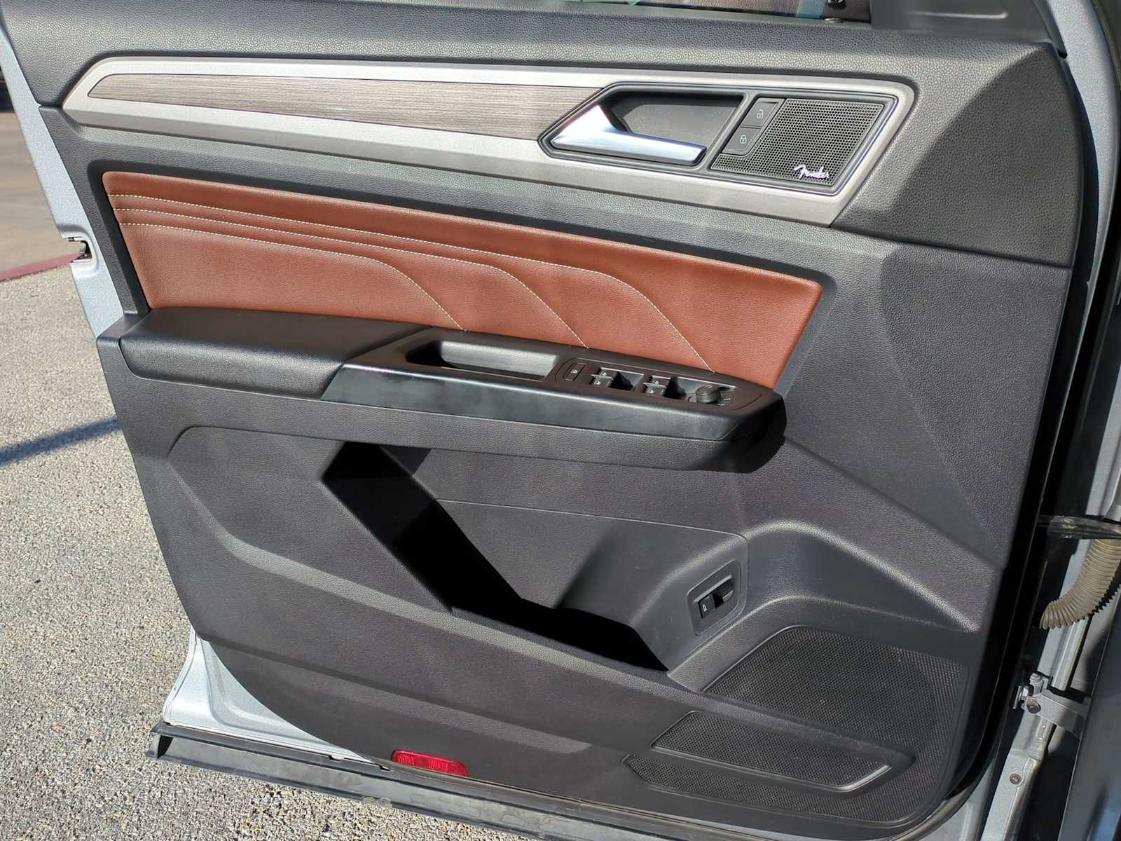 Thumbnail: 2021 Volkswagen Atlas - 23