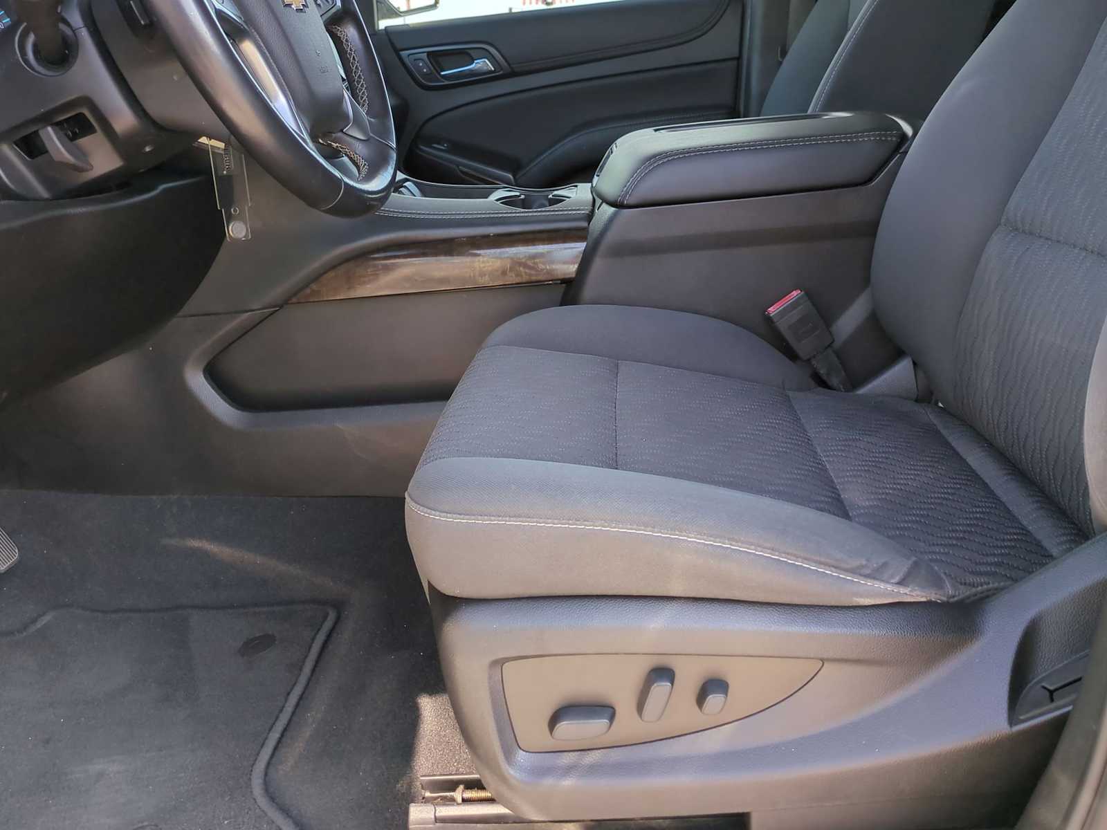 Thumbnail: 2019 Chevrolet Suburban - 17