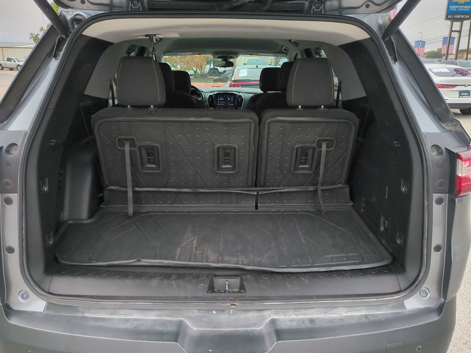 Thumbnail: 2021 Chevrolet Traverse - 25