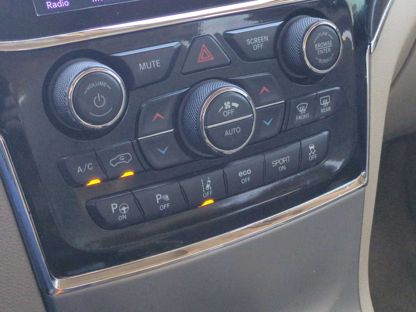 Thumbnail: 2019 Jeep Grand Cherokee - 18