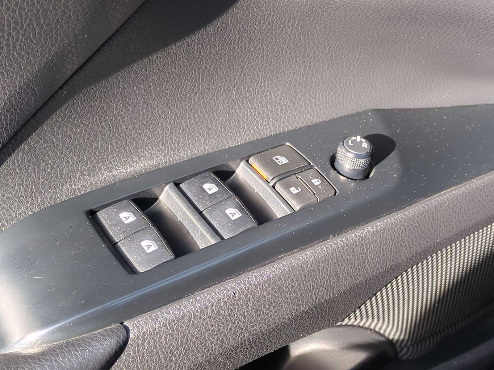 Thumbnail: 2019 Toyota Camry - 20