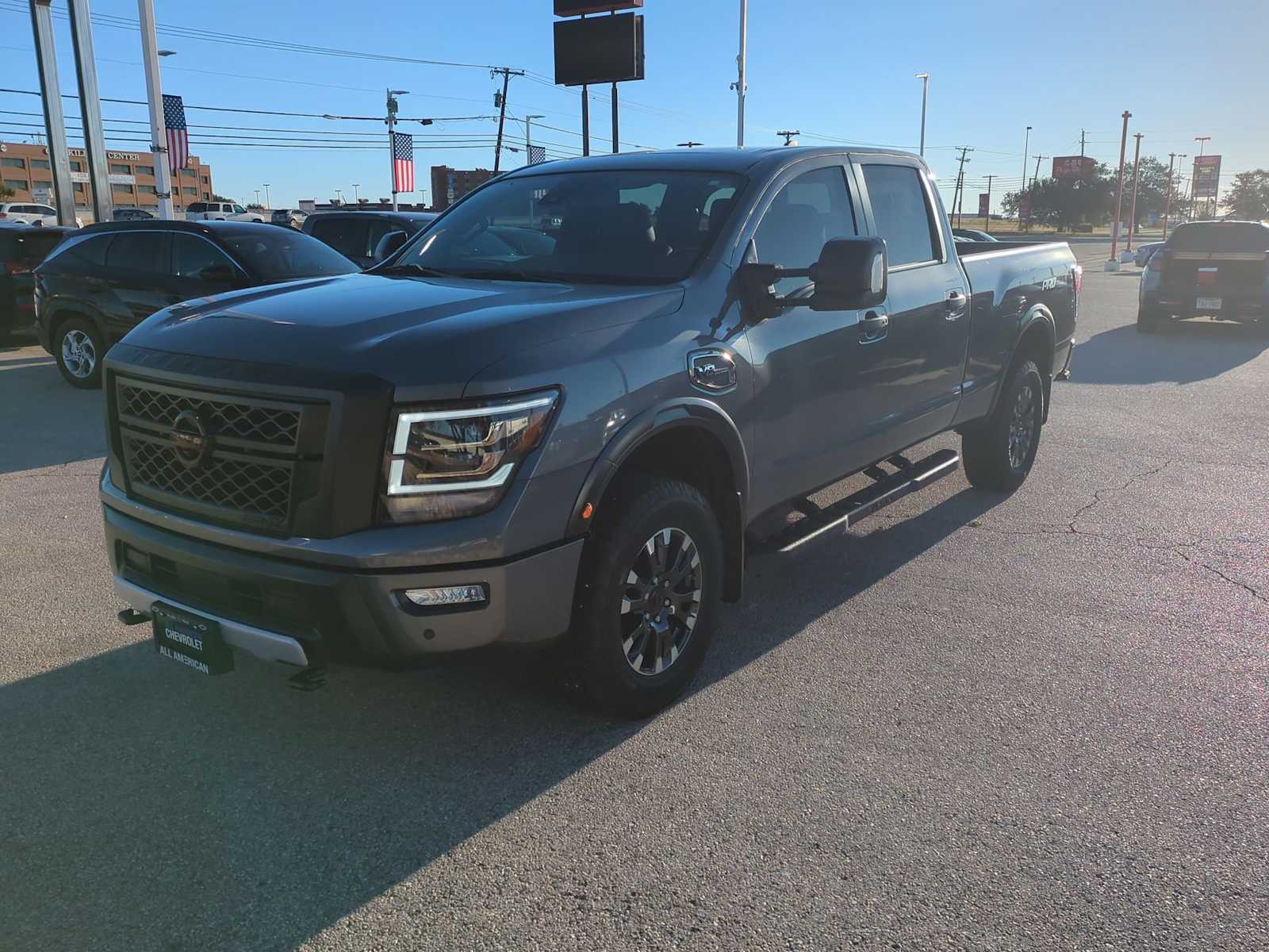 2024 Nissan Titan PRO-4X photo 3