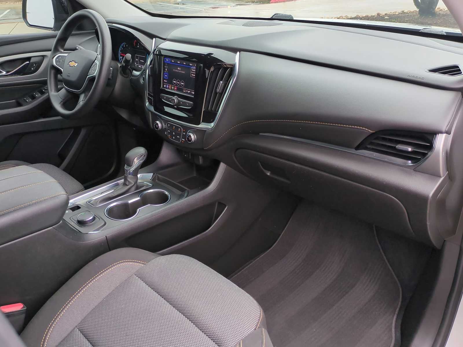 Thumbnail: 2021 Chevrolet Traverse - 29