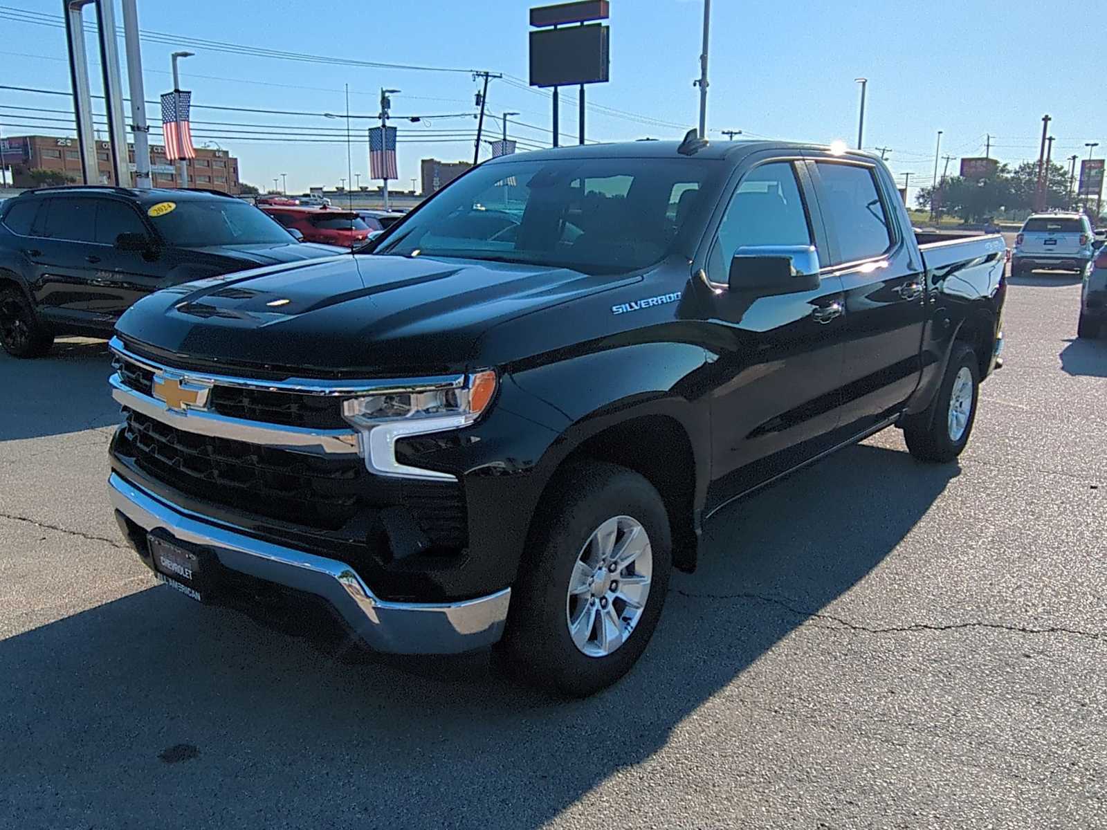 2025 Chevrolet Silverado 1500 LT photo 4